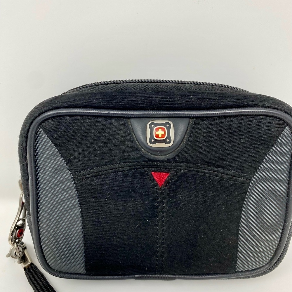 SwissGear by Wenger Black Wristlet - Picture 2 of 10